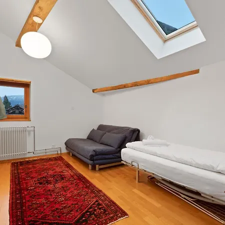 Maison 9 Personnes A Venthone, Sauna Et Vue بيت للعطل